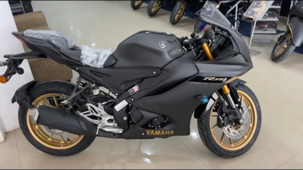 Yamaha R15 V4