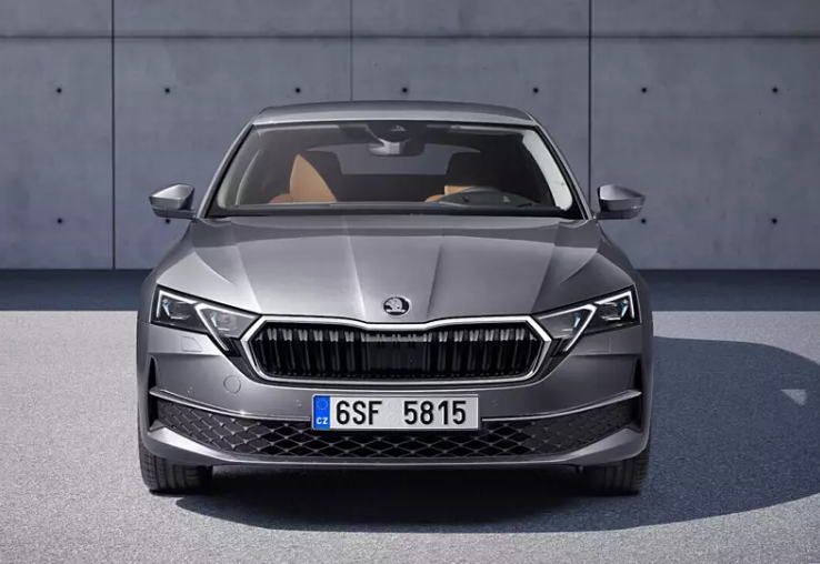 Skoda Octavia Facelift: A Fresh Look with Smart Upgrades 2025